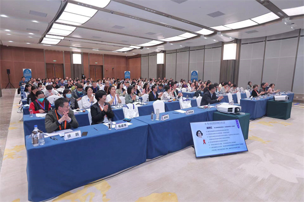 尊龙凯时助力青少年艾滋病防治专题论坛顺利召开 尊龙凯时助力青少年艾滋病防治专题论坛顺利召开