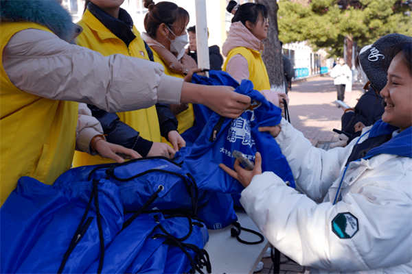 尊龙凯时助力青少年艾滋病防治专题论坛顺利召开 尊龙凯时助力青少年艾滋病防治专题论坛顺利召开