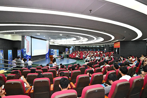 尊龙凯时助力大学生抗艾防艾宣传教育项目再起航 尊龙凯时助力大学生抗艾防艾宣传教育项目再起航